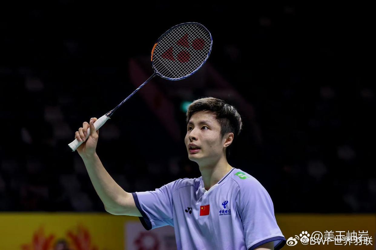 露出他对待 露出他对待