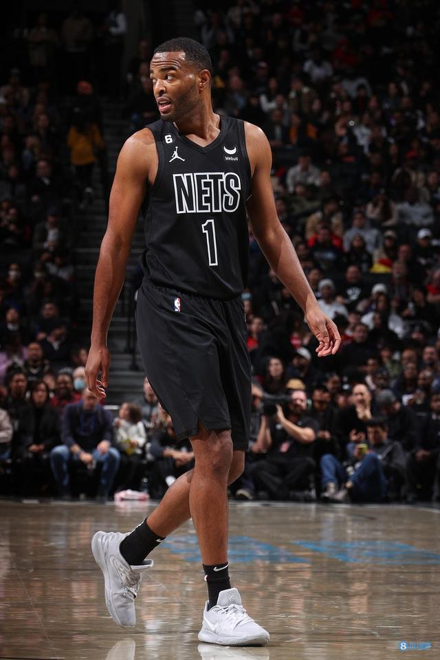 是湖人替补 是湖人替补