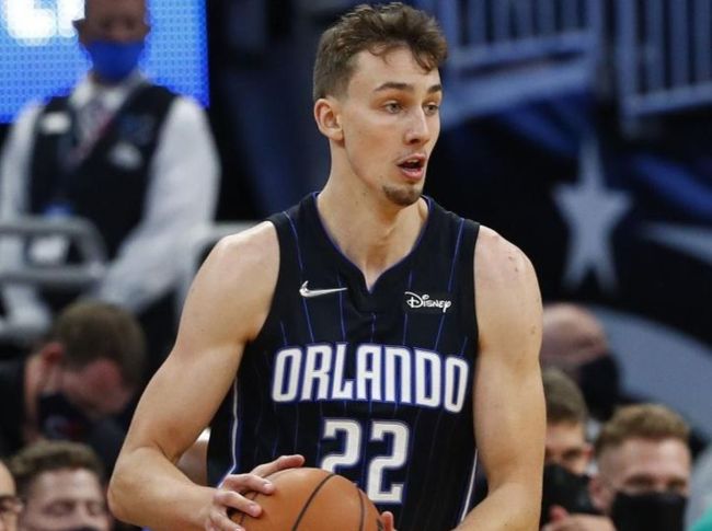 的比赛在两 的比赛在两