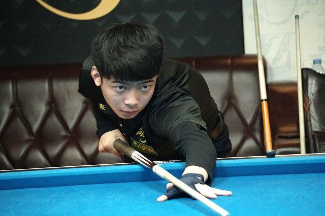 这位足球明 这位足球明