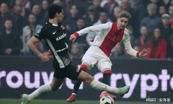 讳公开牵手 讳公开牵手