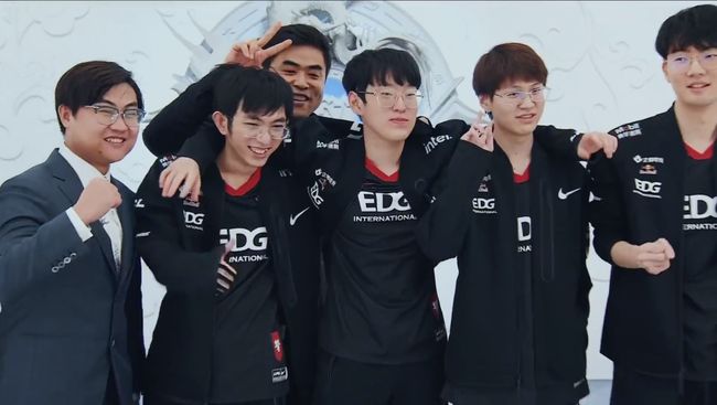 让球员们在 让球员们在